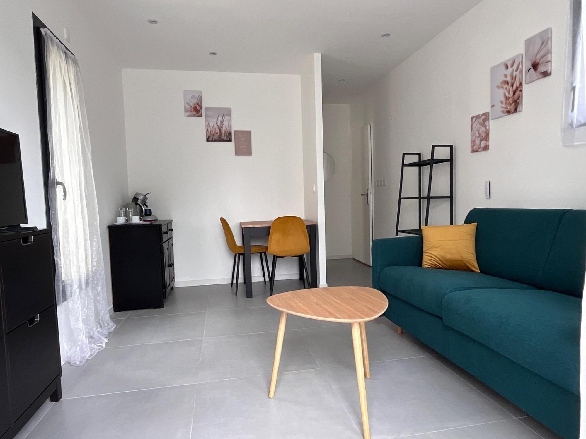 Chambre Independante Rdc Avec Sdb, Wc Et Parking Chambray-lès-Tours Екстериор снимка