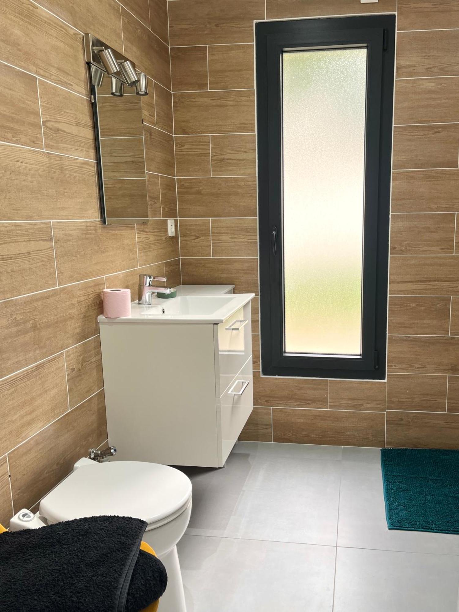 Chambre Independante Rdc Avec Sdb, Wc Et Parking Chambray-lès-Tours Екстериор снимка